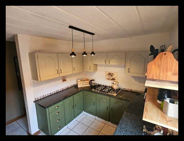 3 BEDROOM CLUSTER FOR SALE IN ATLASVILLE